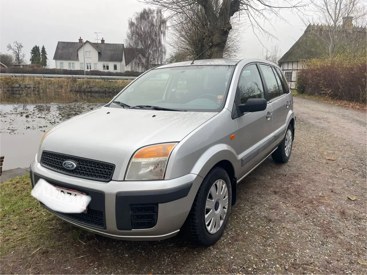 Billede 1 - Billig bil med et år til syn