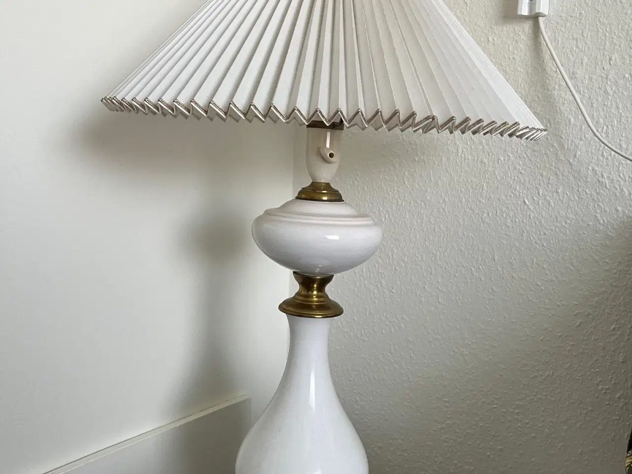 Billede 1 - Fin gammel lampe i porcelæn/keramik og messing