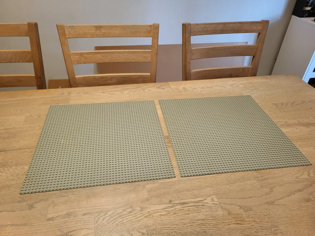 Billede 1 - 2 stk. Fine STOR lego plade 38 x 38 cm. 100 kr.