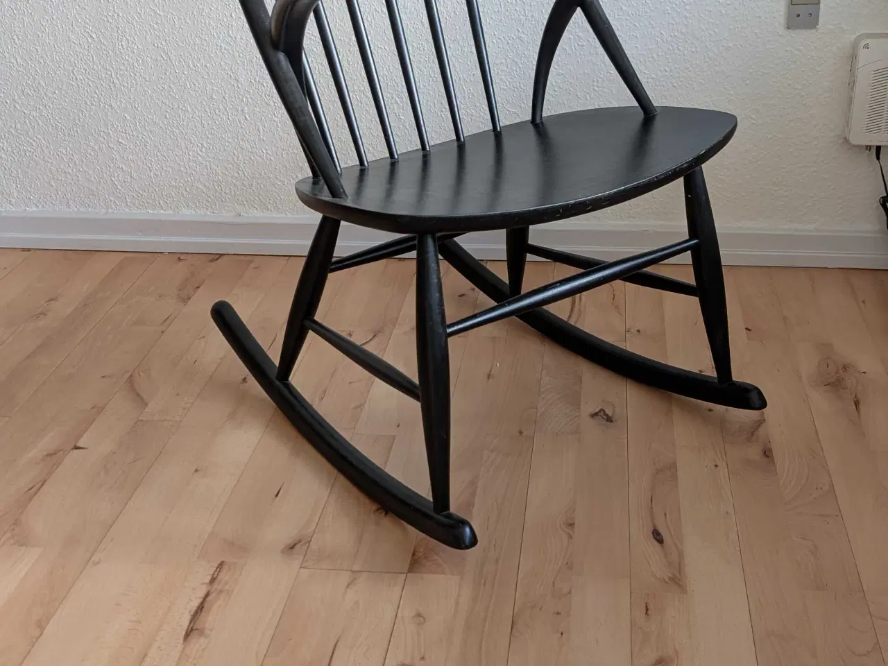 Billede 2 - Arkitekttegnet Gyngestol 