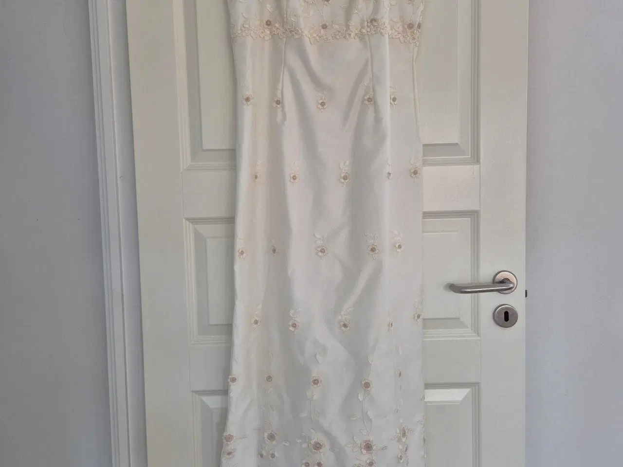 Billede 1 - Brudekjole fra Lilly