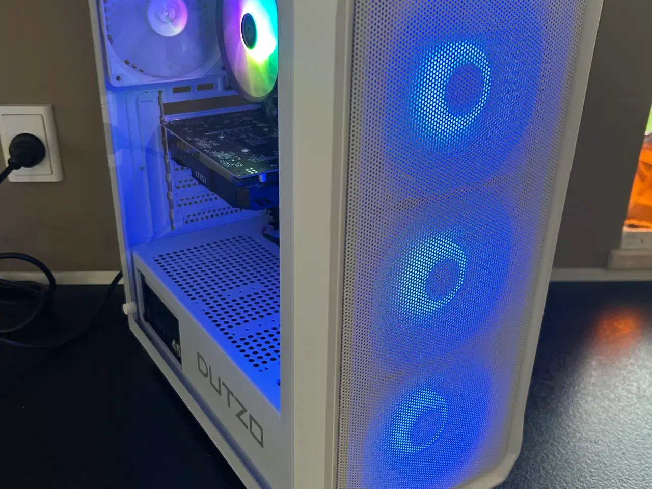 Billede 7 - 💻 Stilet RGB Gaming-PC – perfekt til eSport og kl