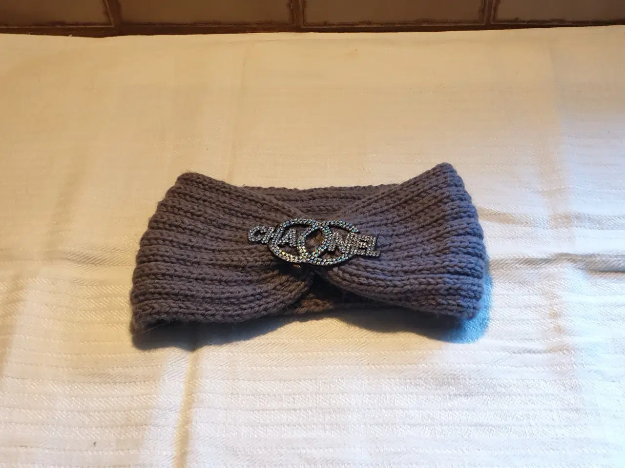Billede 2 - Sjal m broderi, Pandebånd m pynt SE 2 foto