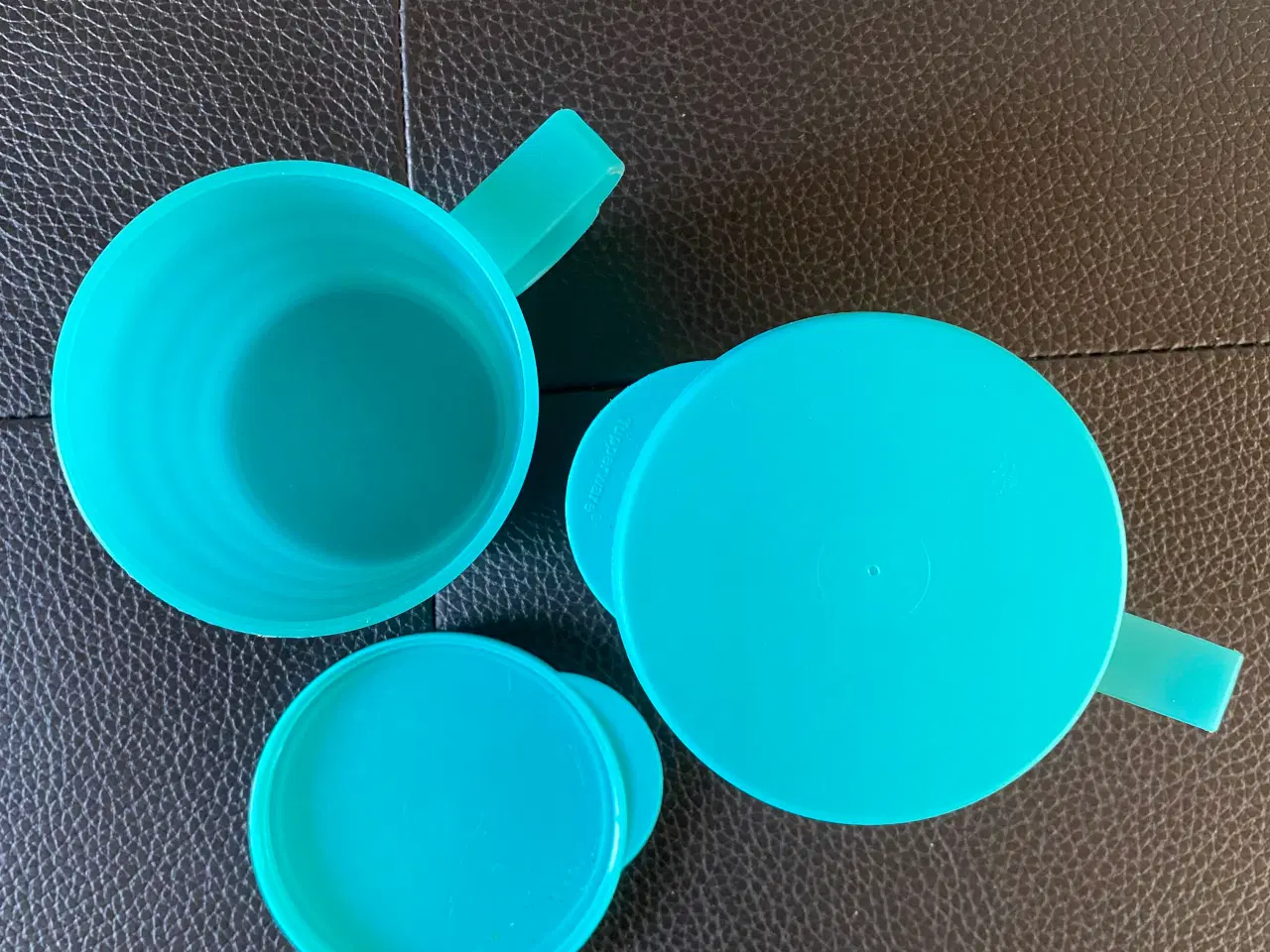 Billede 2 - 2 stk Tupperware krus med låg 