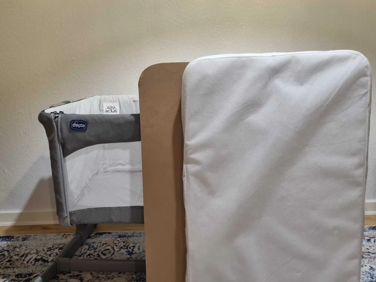 Billede 2 - Chicco next2me magic bedside seng med vugge functi