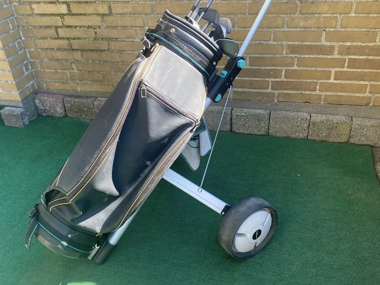 Billede 1 - Golfsæt med både bag og vogn - Dame.