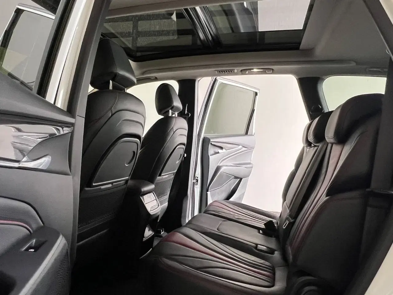 Billede 11 - Maxus Euniq5 52 Exclusive 7prs