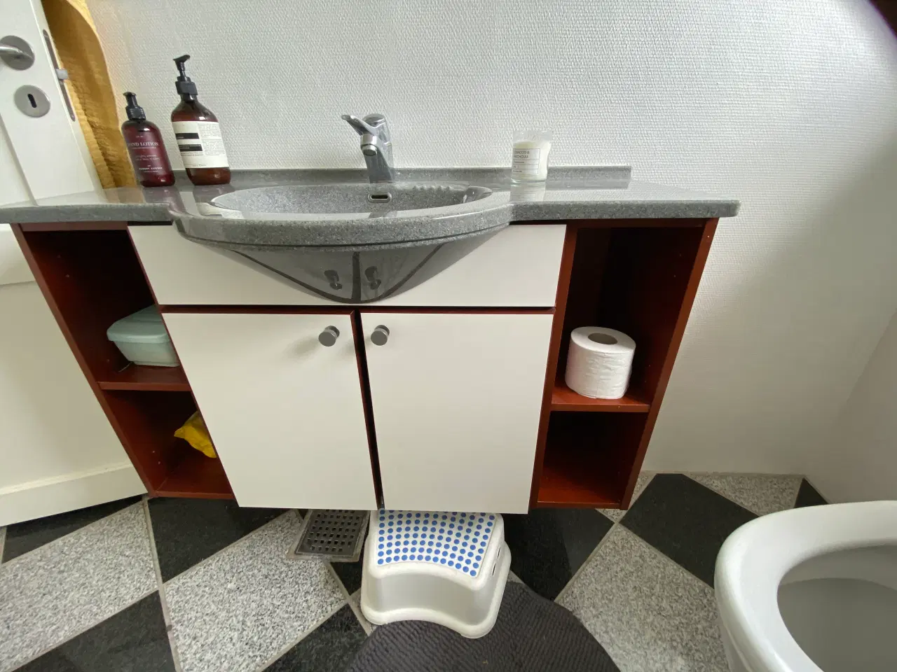 Billede 1 - Toilet møbel HTH