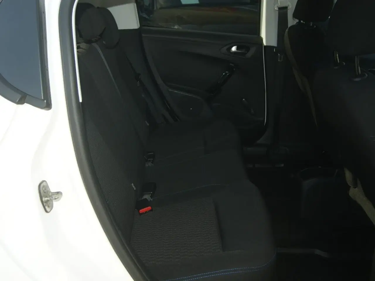Billede 17 - Peugeot 208 1,5 BlueHDi 100 Signature Sky