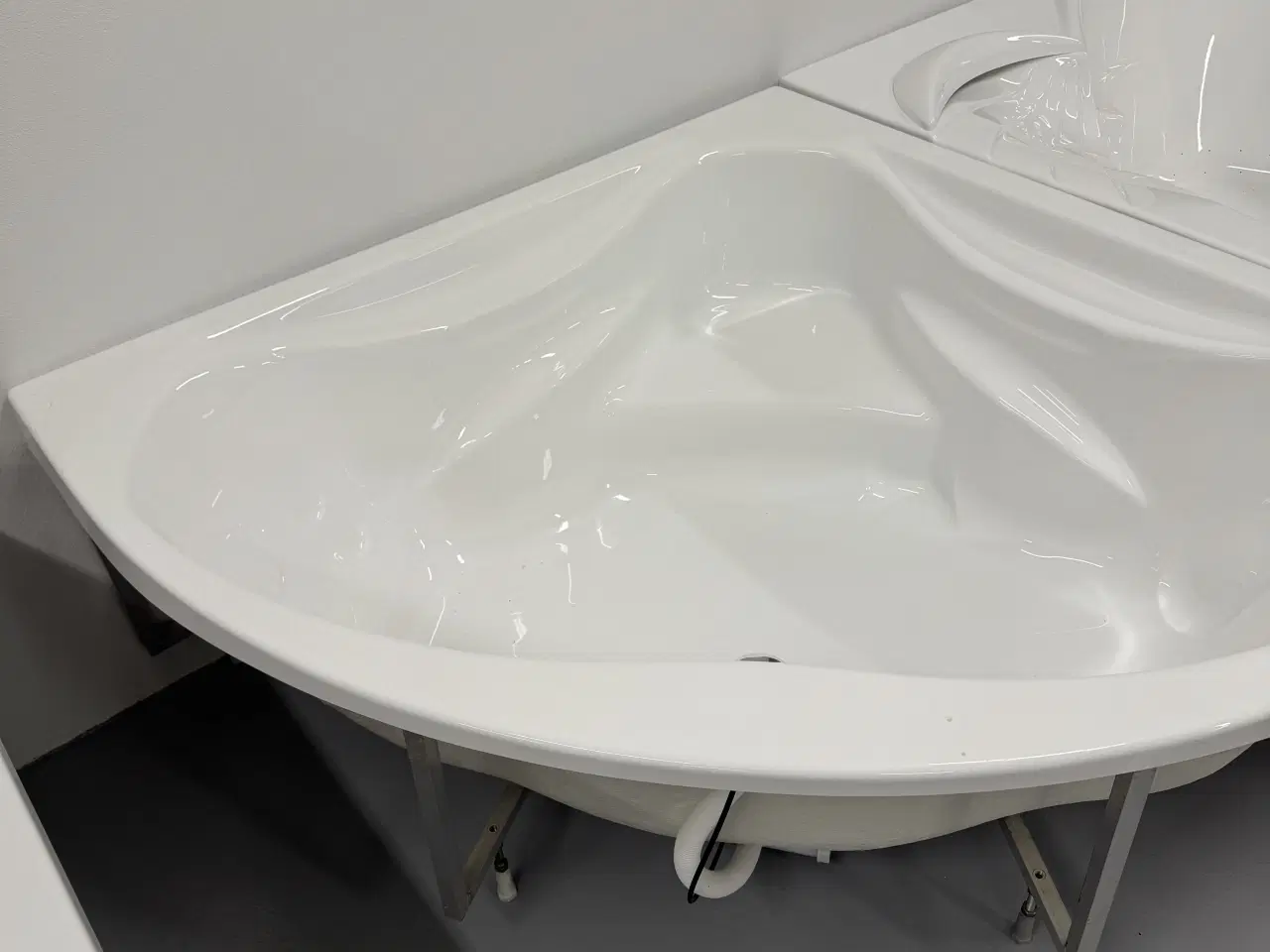 Billede 1 - Hjørnebadekar