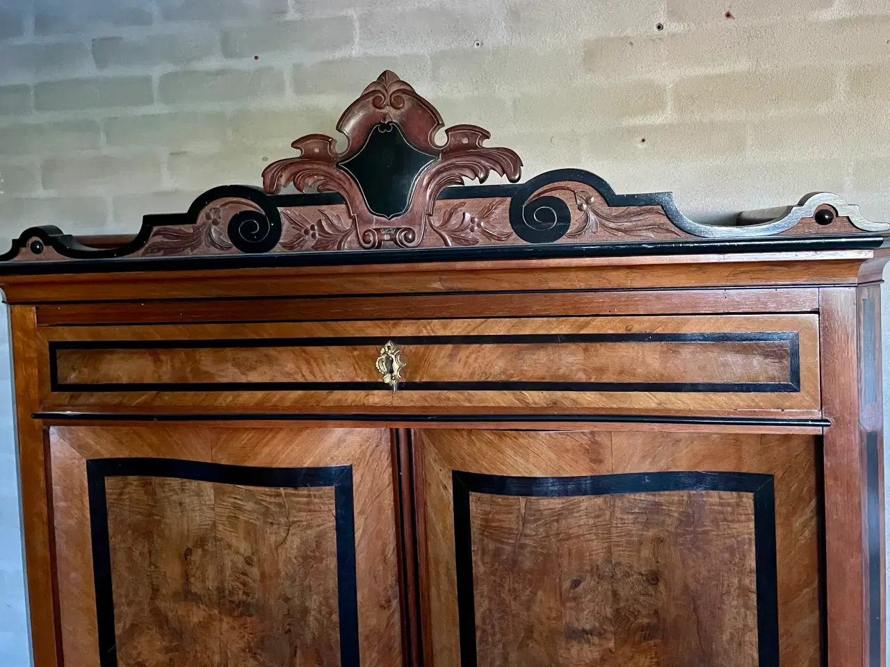 Billede 2 - Smukkeste gamle skab