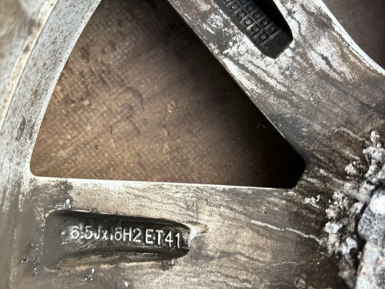 Billede 2 - Originale VW fælge til Passat/Golf med vinterdæk 