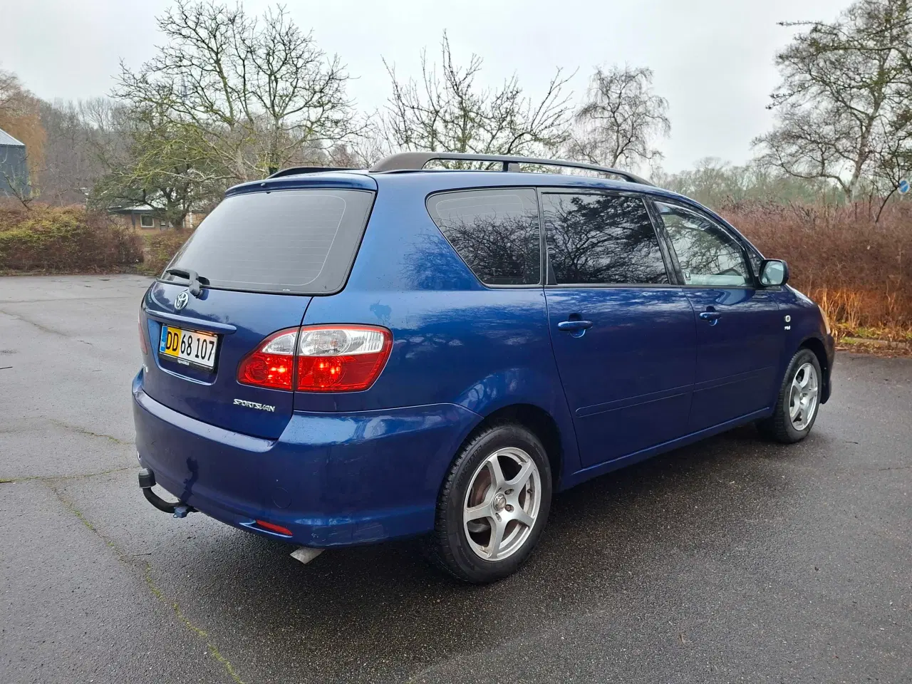Billede 4 - Toyota Sportsvan - Nysynet, nedvejet og lav km.