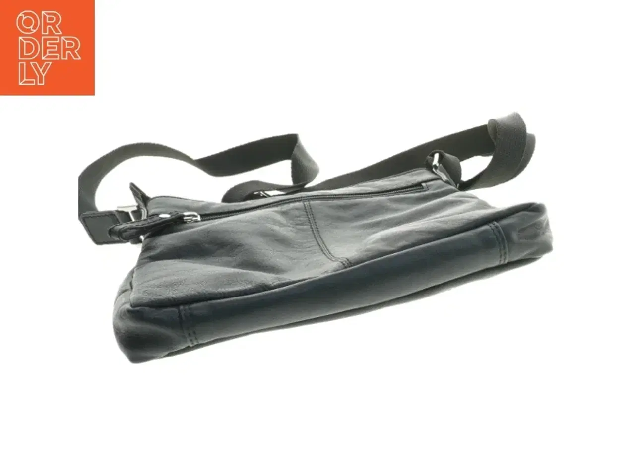 Billede 2 - Sort skuldertaske (str. 25x24 cm)