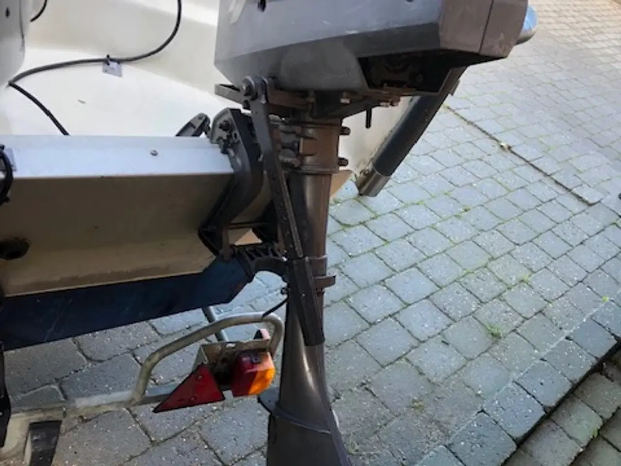 Billede 8 - Ryds 535 BF med meget udstyr til en god fisketur.