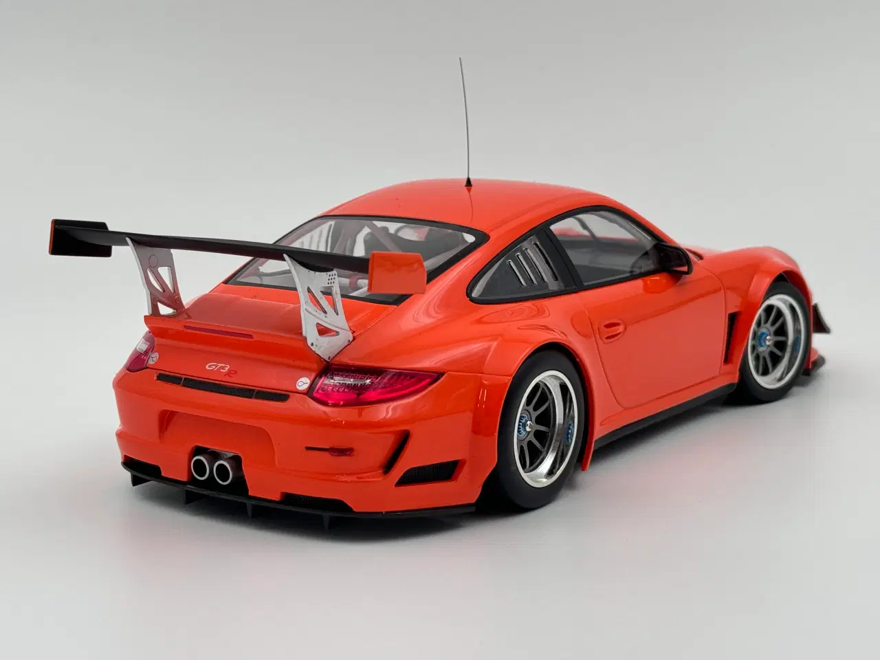 Billede 3 - 2010 Porsche 911 GT3 R Street MINICHAMPS - 1:18