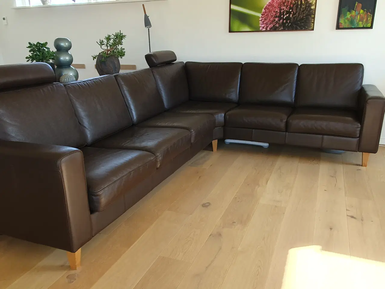 Billede 4 - Velholdt hjørnesofa - brunt læder.