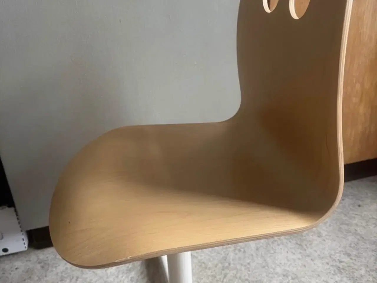Billede 2 - Børne kontorstol i trælamimat