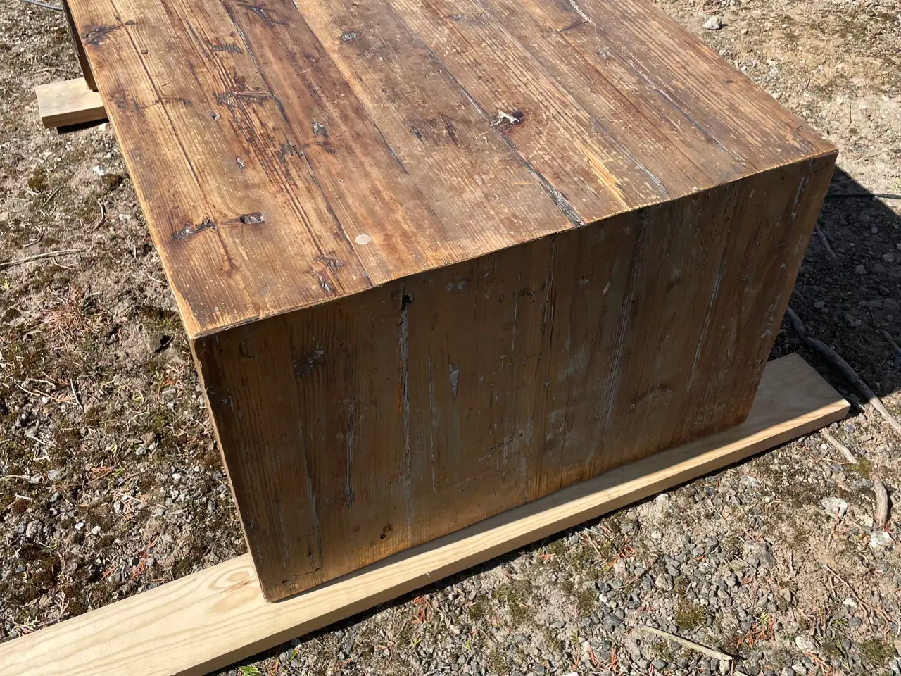 Billede 5 - Rustikt og råt sofabord fra “Recycled Wood “