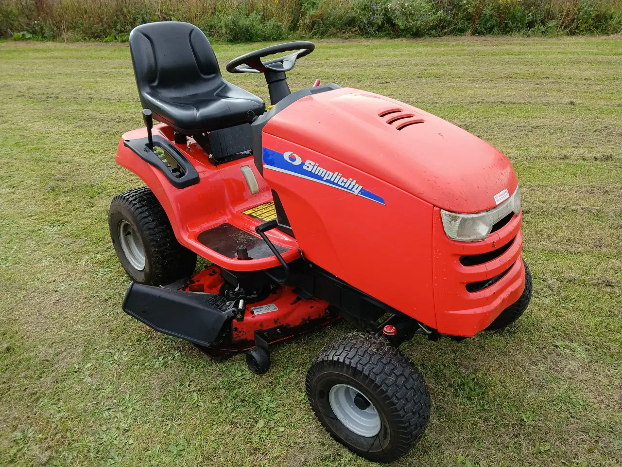 Billede 2 - Simplicity Havetraktor klar til græsklipning