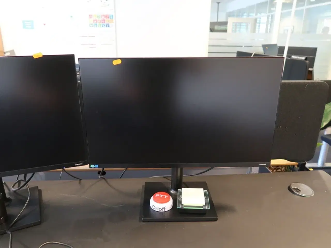 Billede 2 - 2 stk. computerskærme SAMSUNG F27T450FQR