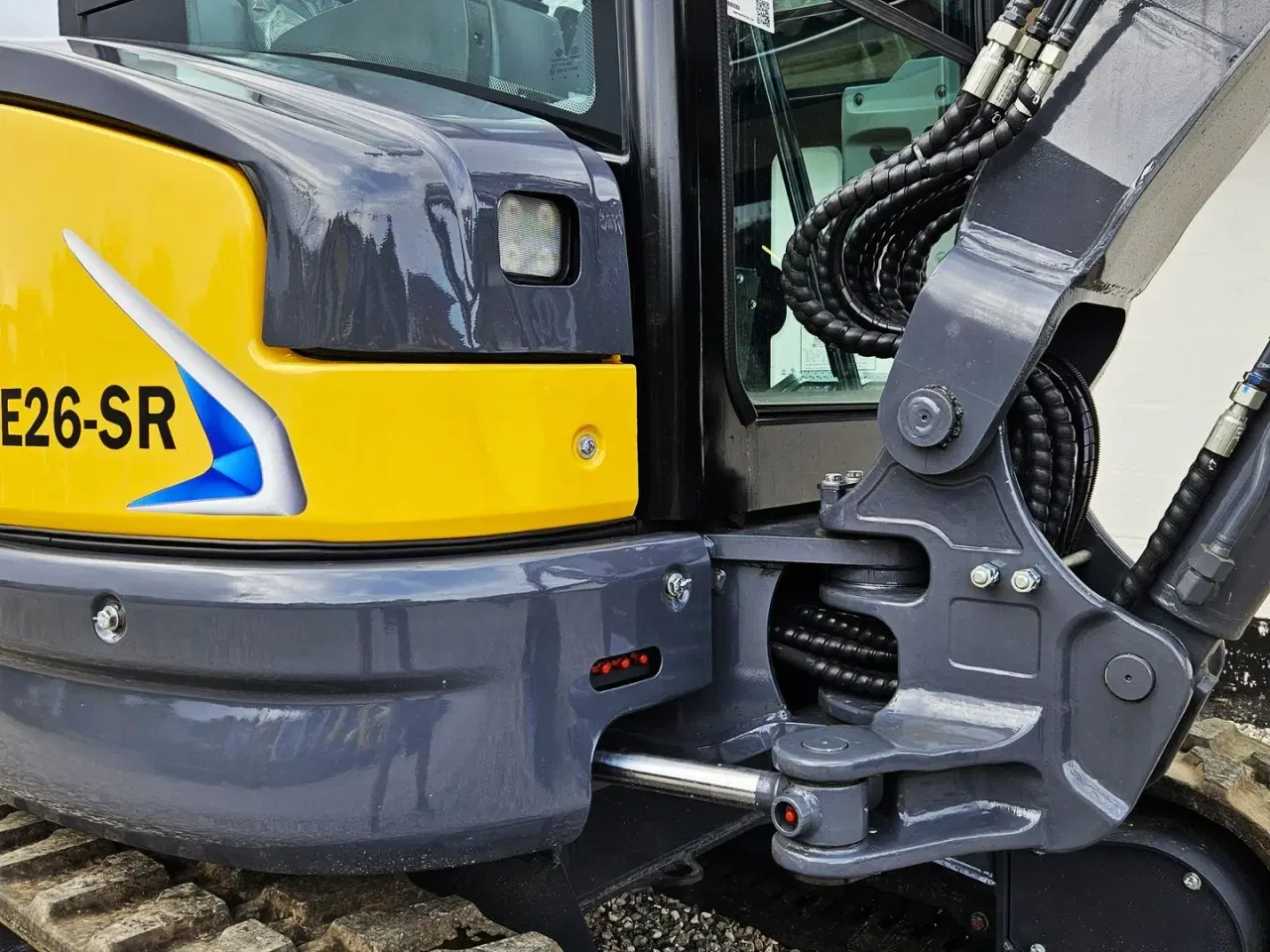 Billede 11 - Eurotrac HE26-SR / fabriksny / Engcon rotortilt / Yanmar motor / skovlsæt