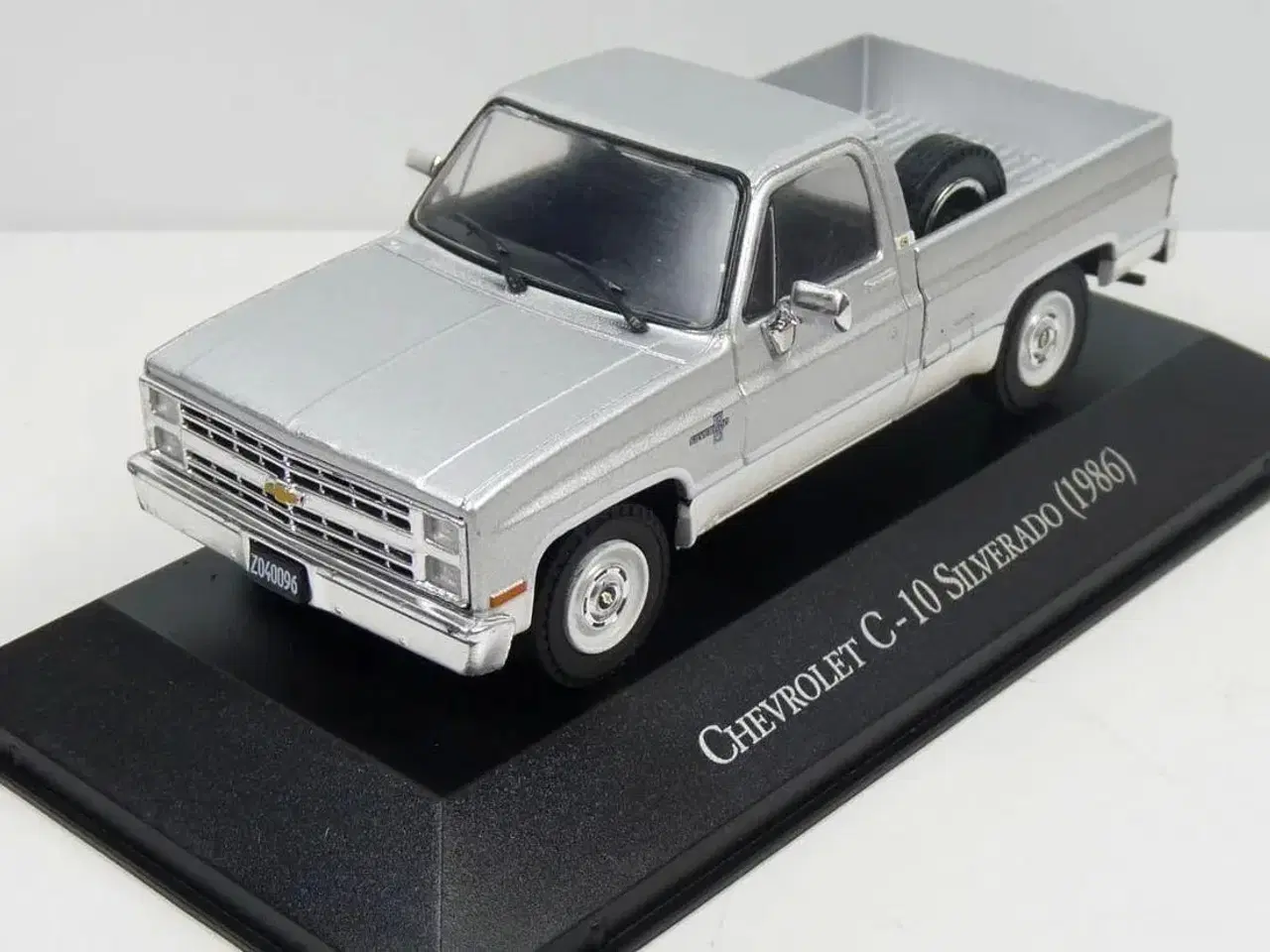 Billede 1 - Chevrolet Silverado C10 pickup 1986 1:43
