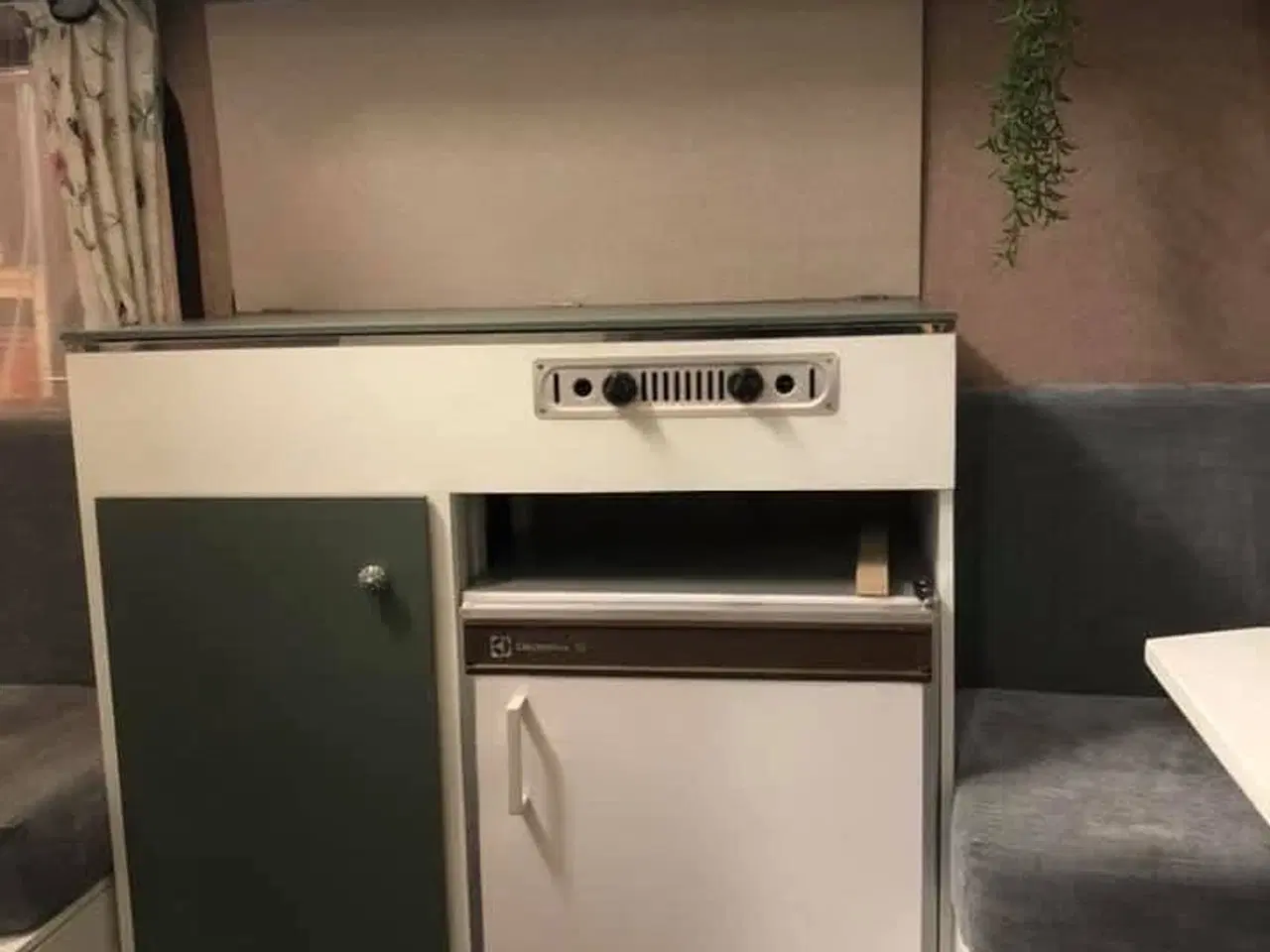 Billede 6 - Lille nyistandsat Safari campingvogn