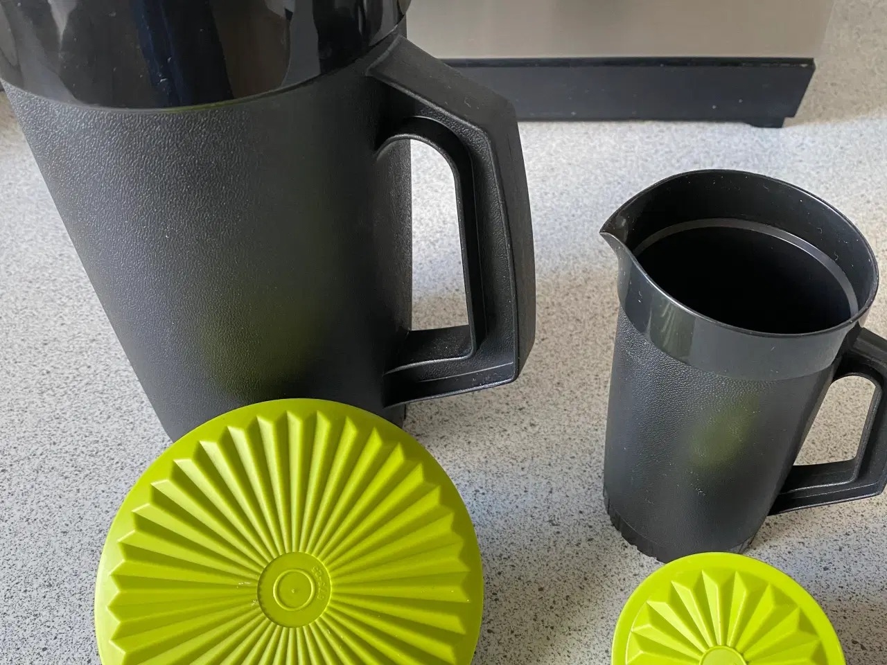 Billede 3 - Tupperware kander sorte