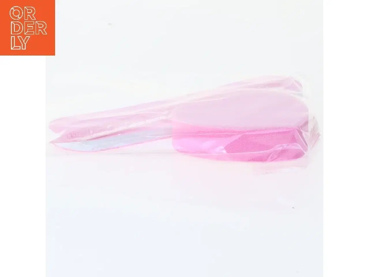 Billede 2 - Sæt med hjerteformet skum og neglefil (str. 9 cm)