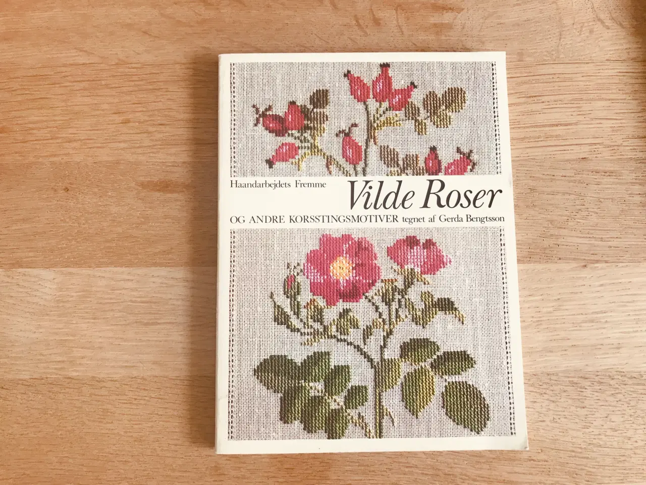 Billede 1 - Vilde Roser og andre Korsstingsmotiver
