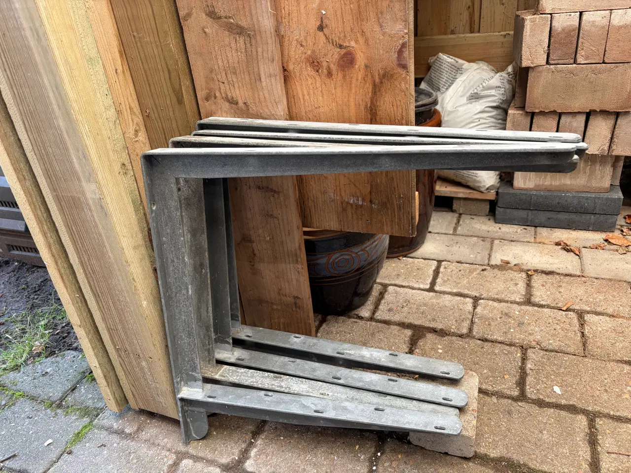 Billede 1 - Hyldebæringer til bordplade.