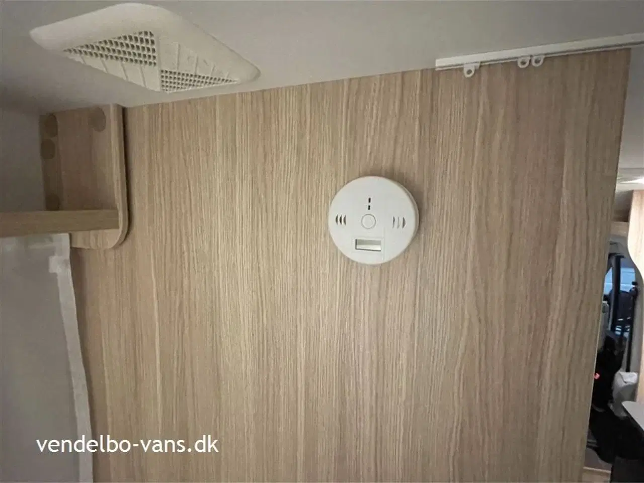 Billede 11 - 2021 - SunLight VAN V66 Adventure Edit   Enkelsenge og garage - kun 6,5 m lang