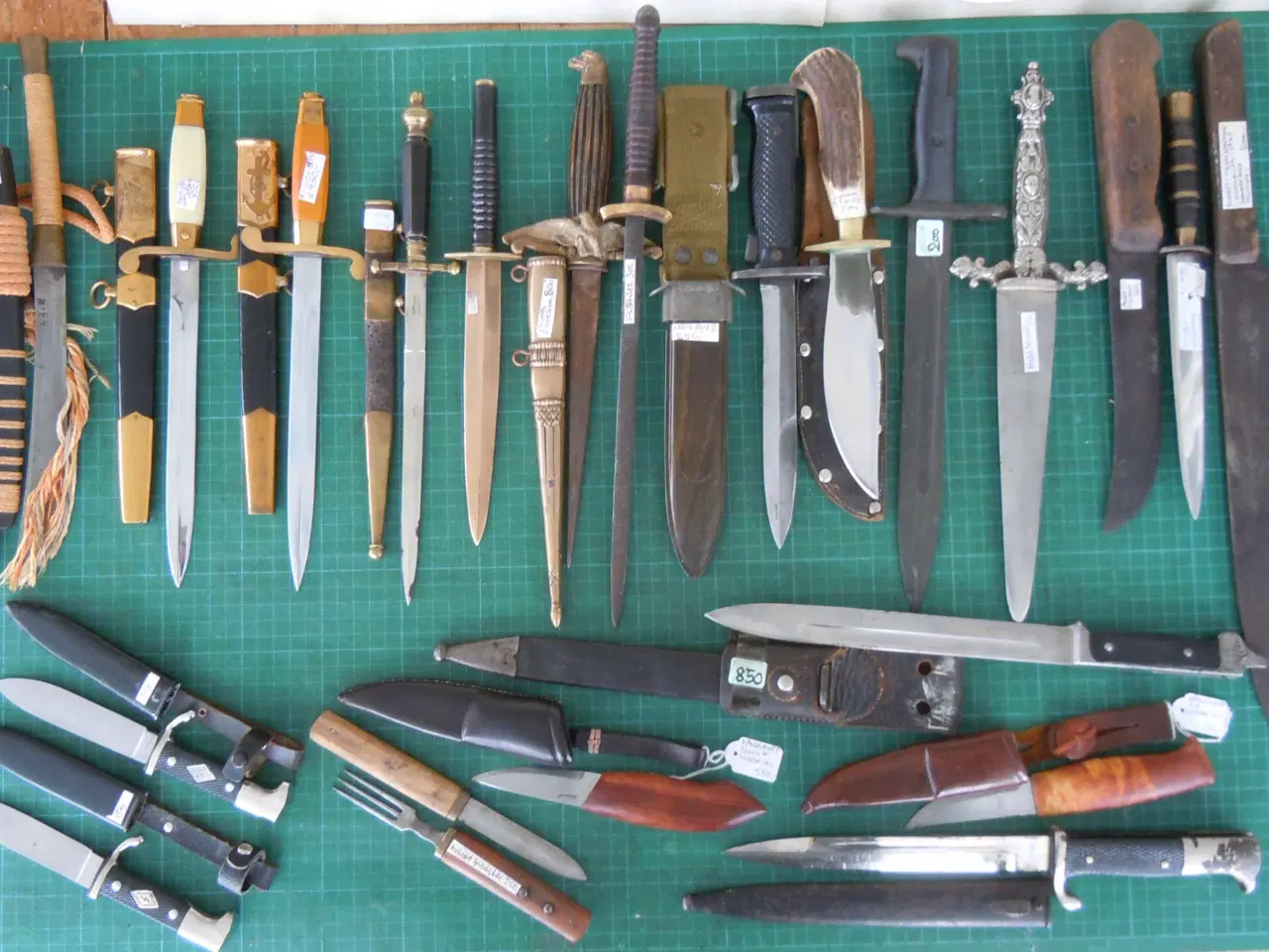 Billede 11 - Dolke, bajonetter og knive, forskellige typer.