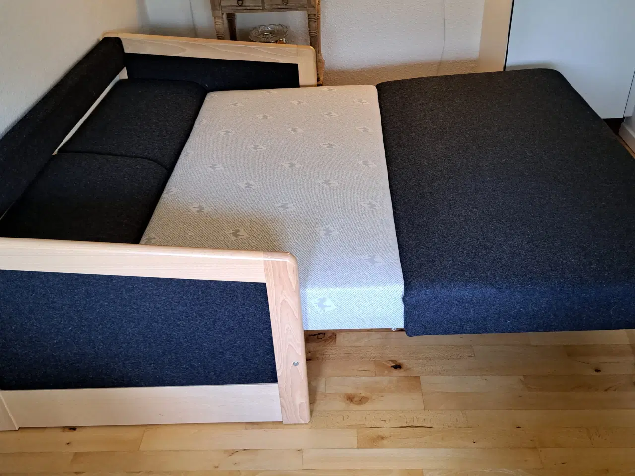 Billede 4 - Velholdt 4½ år gammel Hestbæk sovesofa