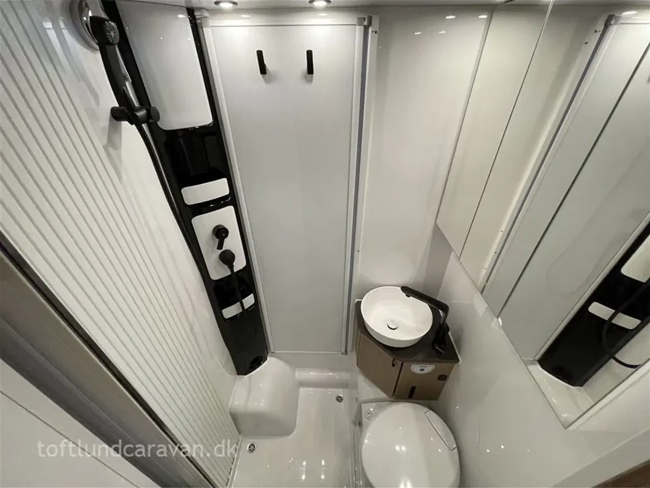 Billede 8 - 2025 - Hobby Ontour C 680 GE   NY 2025 m/AUT. GEAR, ADAPTIV FARTPILOT mv. SUPER LÆKKER AUTOCAMPER. NU PÅ LAGER !