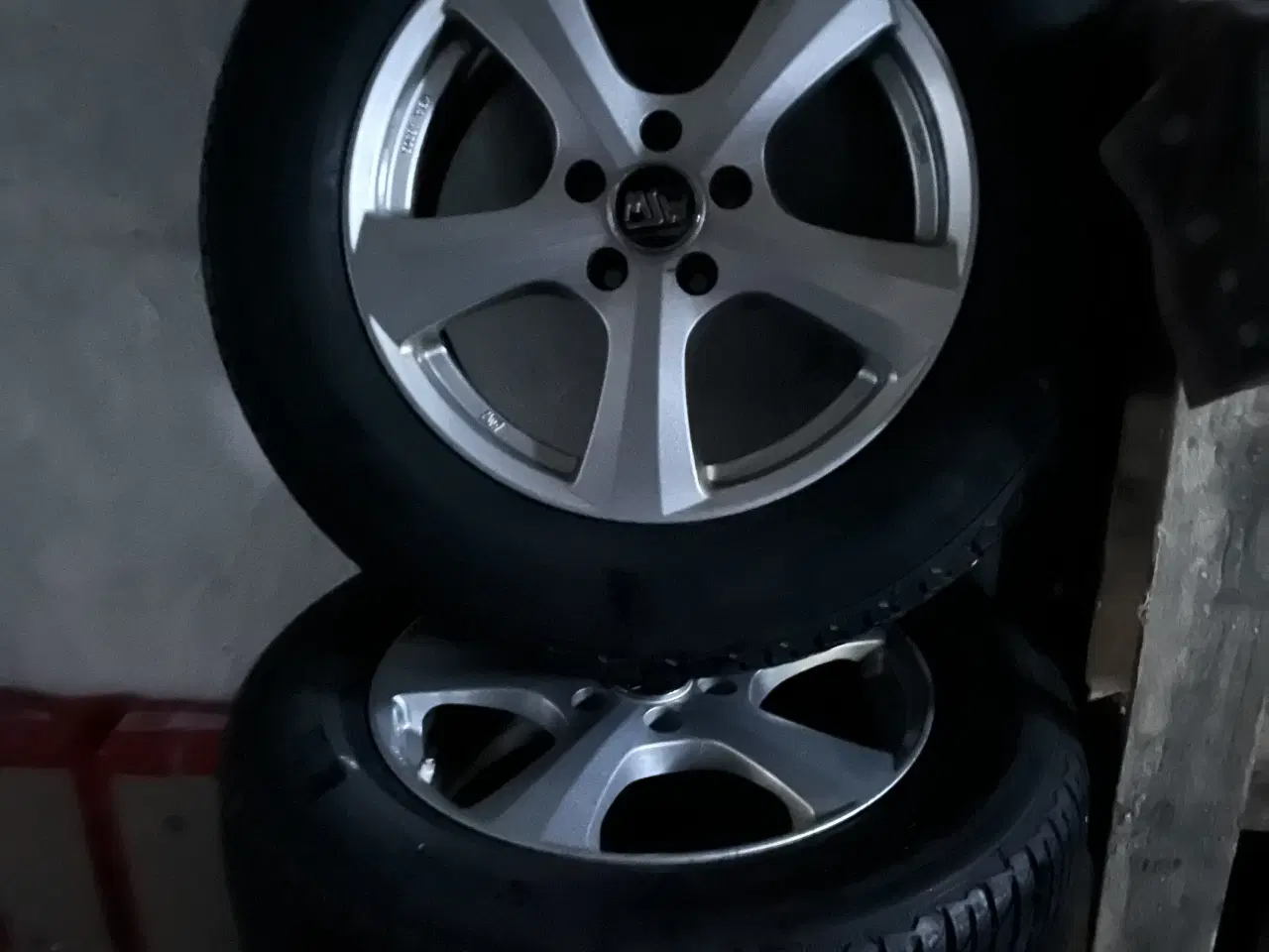 Billede 1 - Flotte RAV4 vinterdæk med alu-fælg