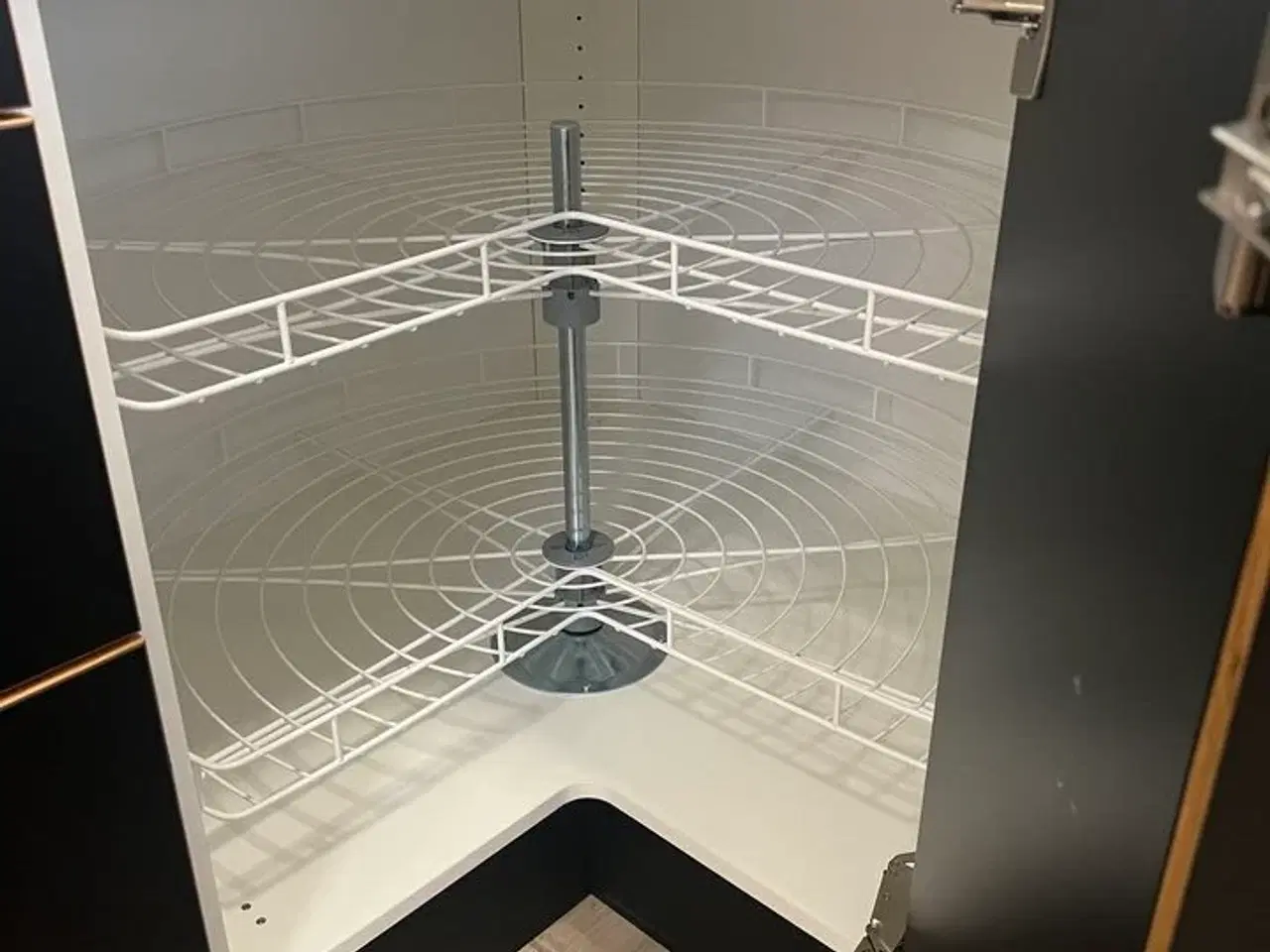 Billede 5 - 3/4 karrusel til hjørneskab