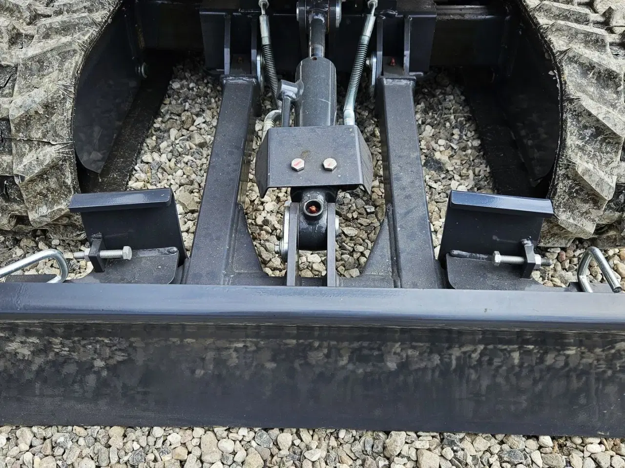 Billede 9 - MOLE M12  / fabriksny / med skovle & Kubota motor