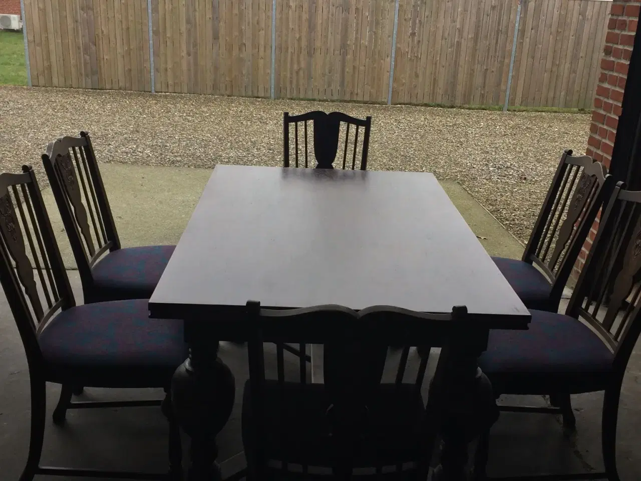 Billede 3 - Spisebord og 6 stole i mørk eg 
