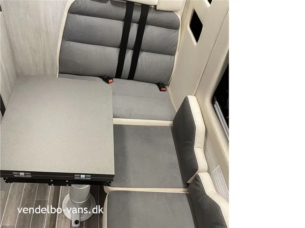 Billede 10 - 2025 - Rollerteam Livingstone Sport 7 Active   Van 5,99 m med 5. S. sele og sove pladser