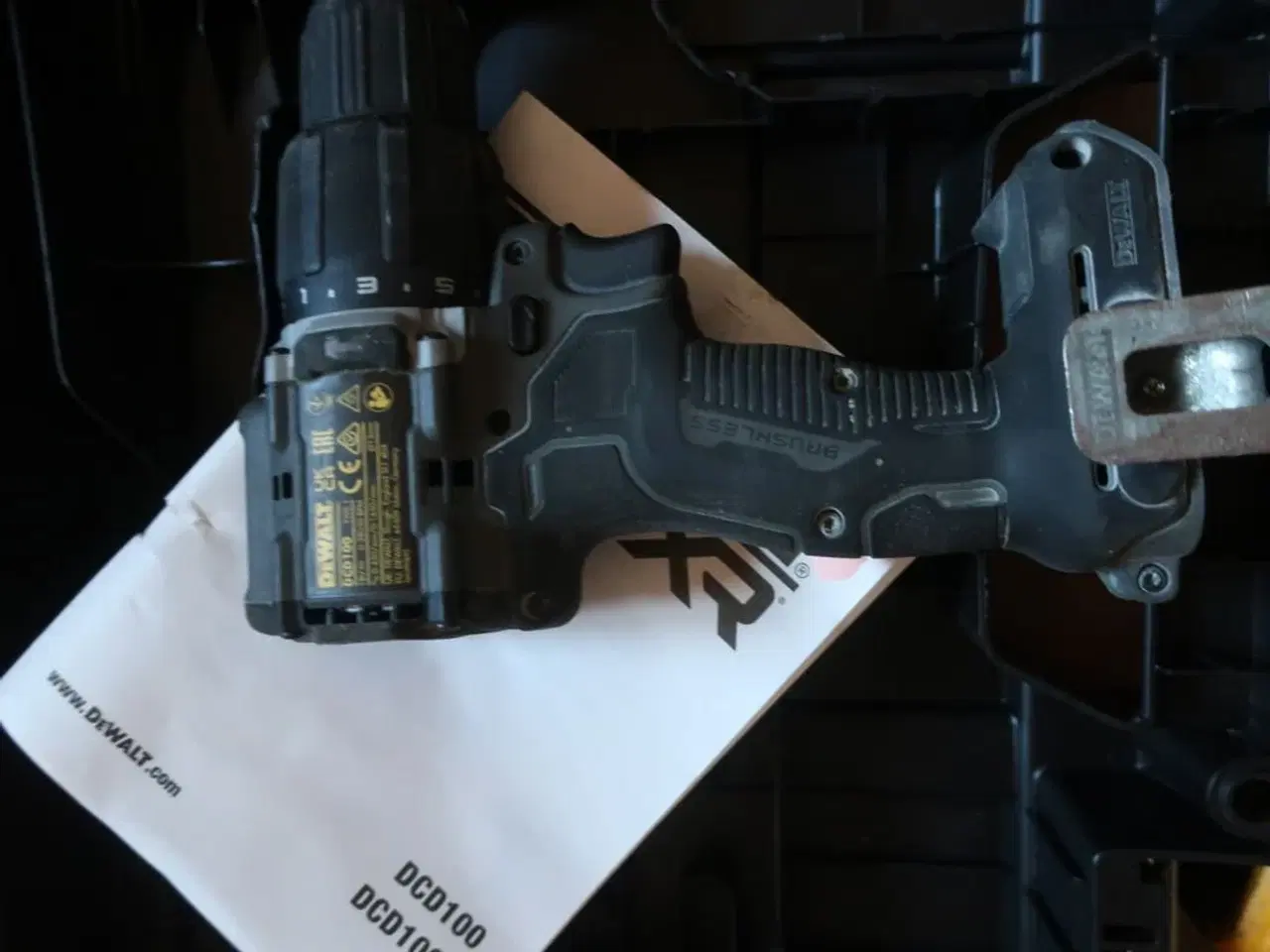 Billede 6 - 3 stk. akku bore/skruemaskiner DEWALT med 2 stk. batterier og 2 stk. ladere