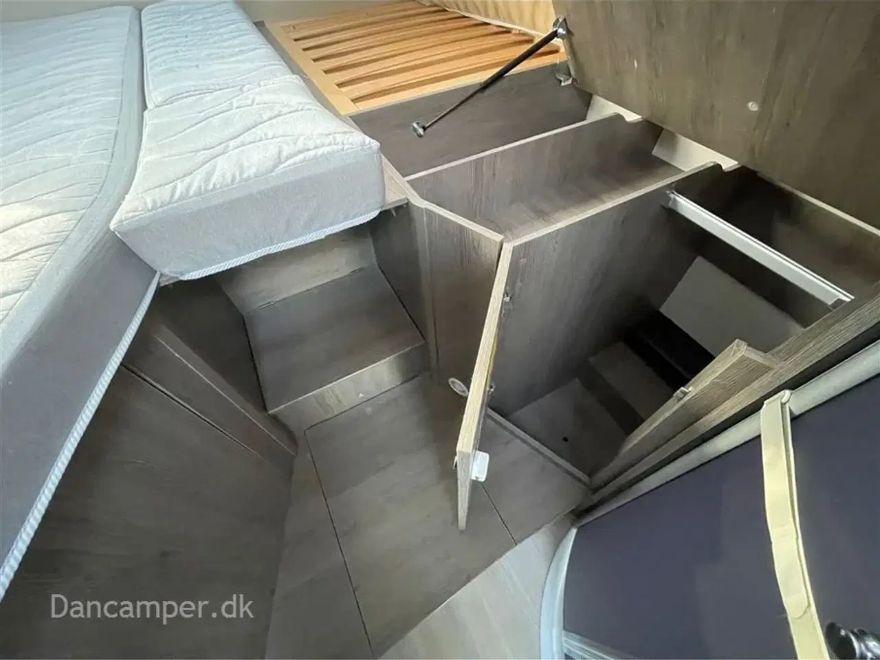 Billede 21 - 2019 - Chausson Titanium 767    Enkeltsenge, lounge-indretning, 170Hk Ford, AUT - Lihium Super B bodelsbatteri, Solceller, Michelin helårsdæk.
