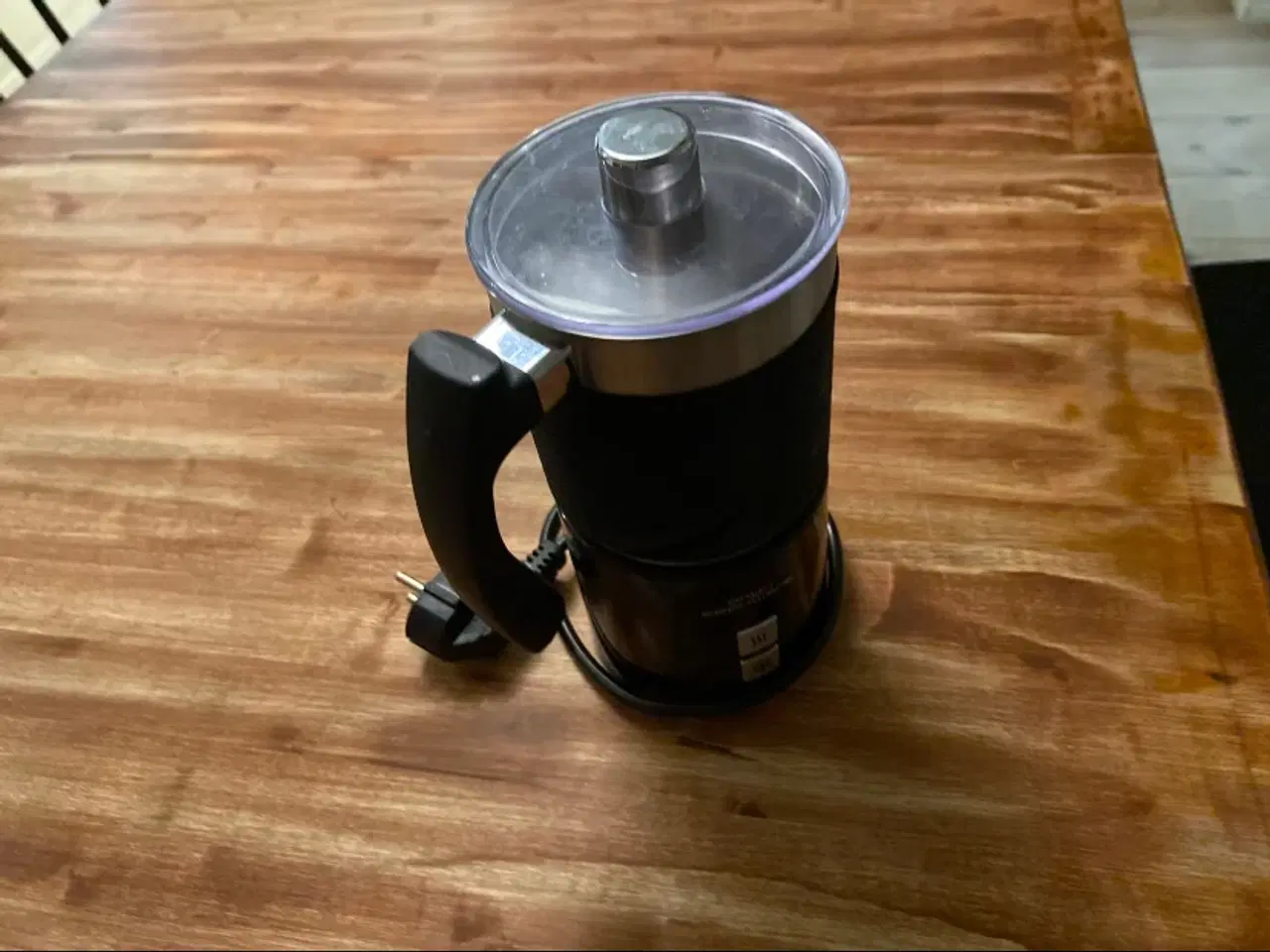 Billede 2 - Nespressomaskine og mælkeskummer