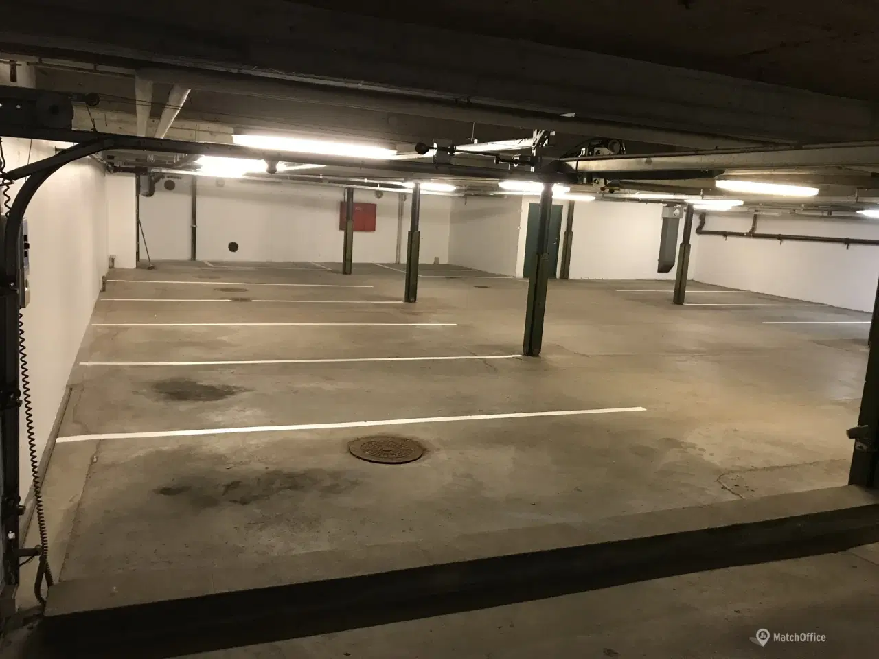 Billede 1 - Vi har en attraktiv P-plads ledig i aflåst parkeringskælder - lige i hjertet af Roskilde!