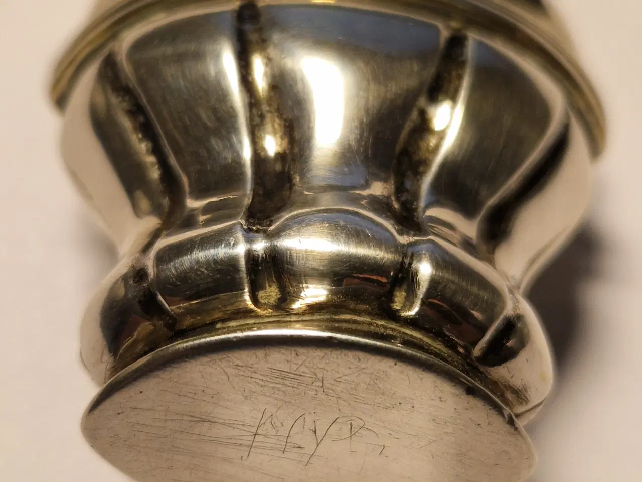 Billede 5 - Hovedvandsæg i sølv med krone. 