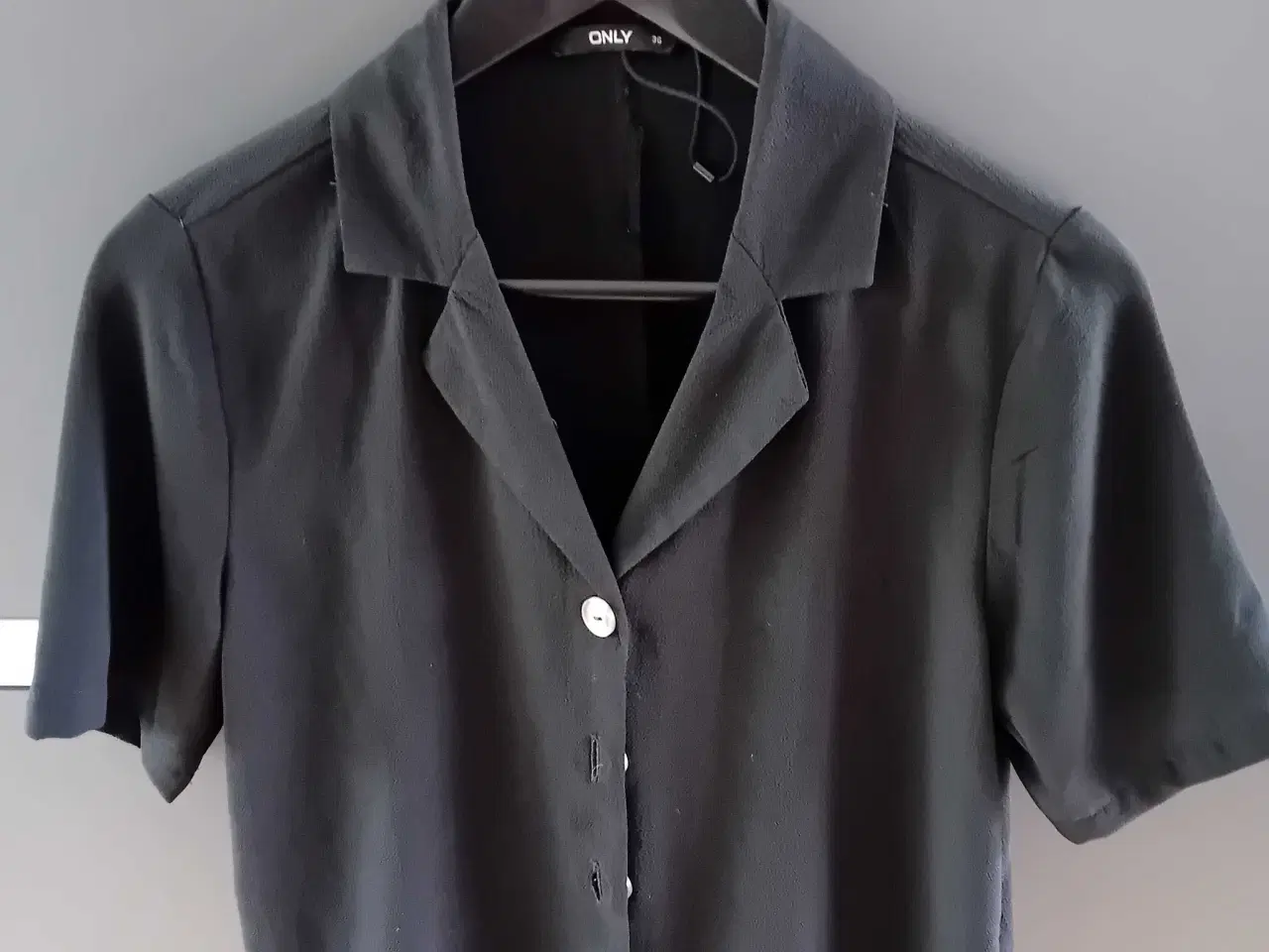 Billede 1 - ONLY SKJORTEBLUSE STR 36