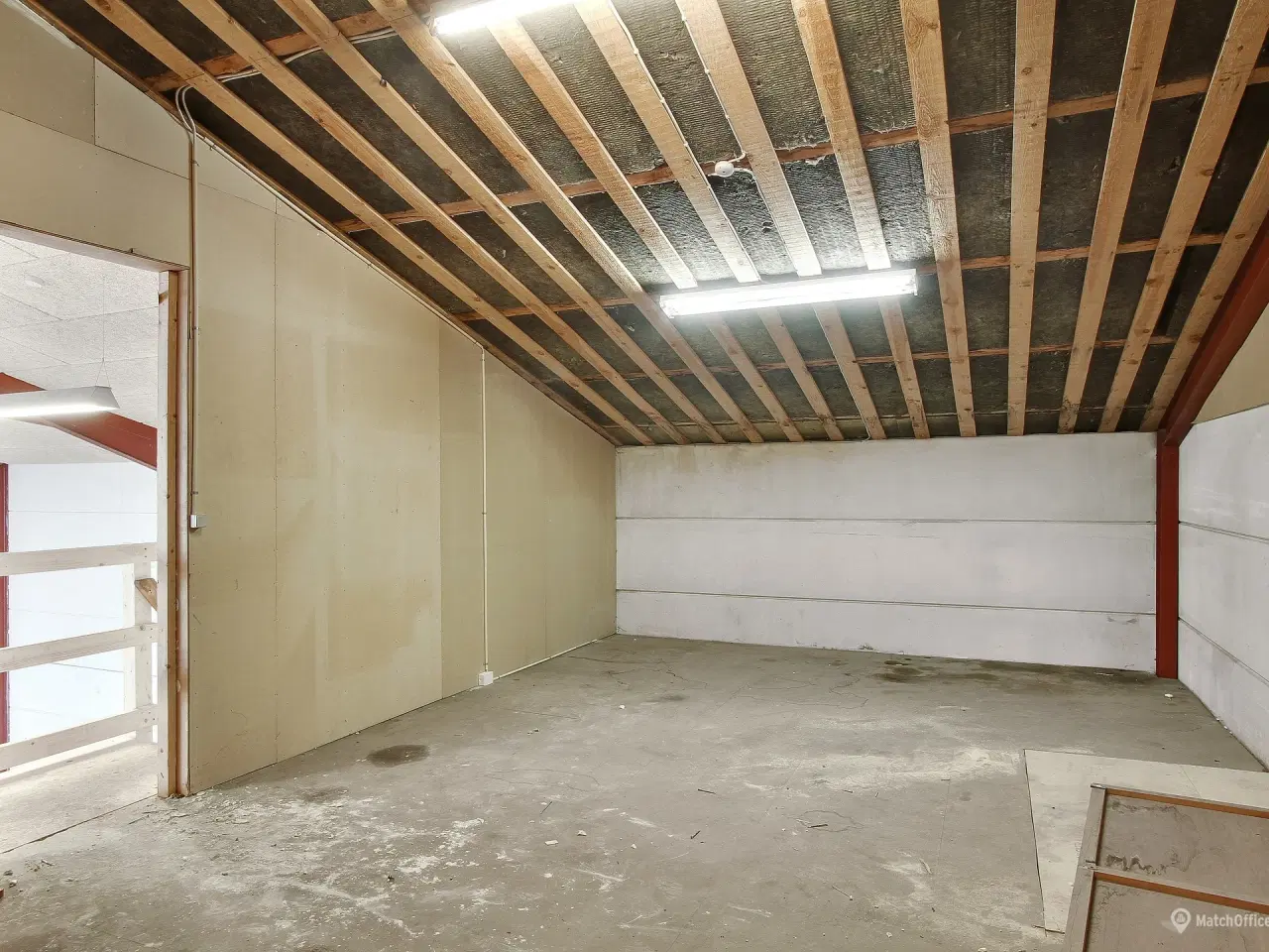 Billede 10 - Centralt lager/produktionslejemål med udegård