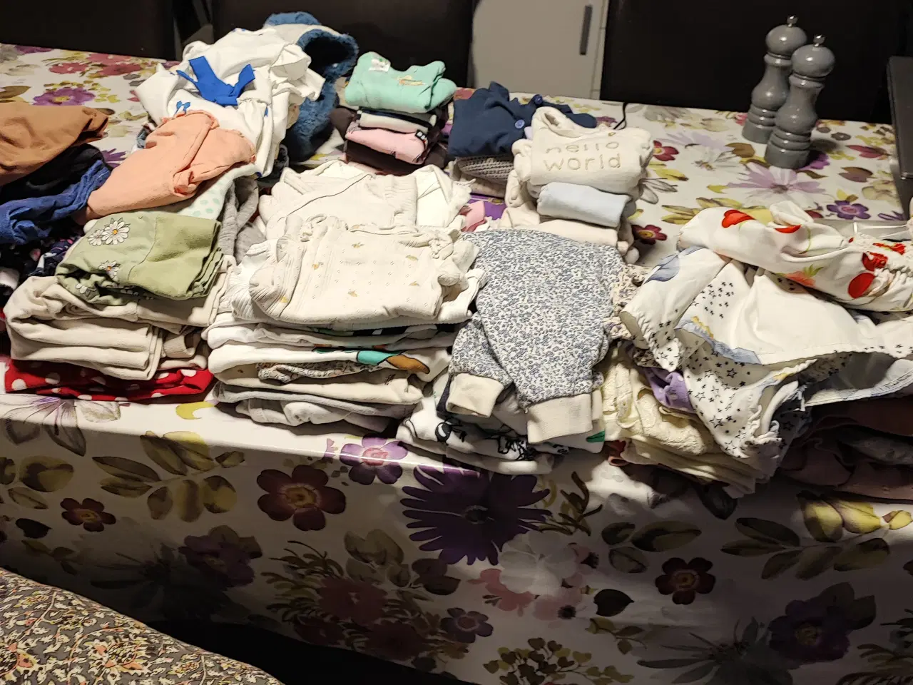 Billede 3 - BABYTØJ TIL SALG