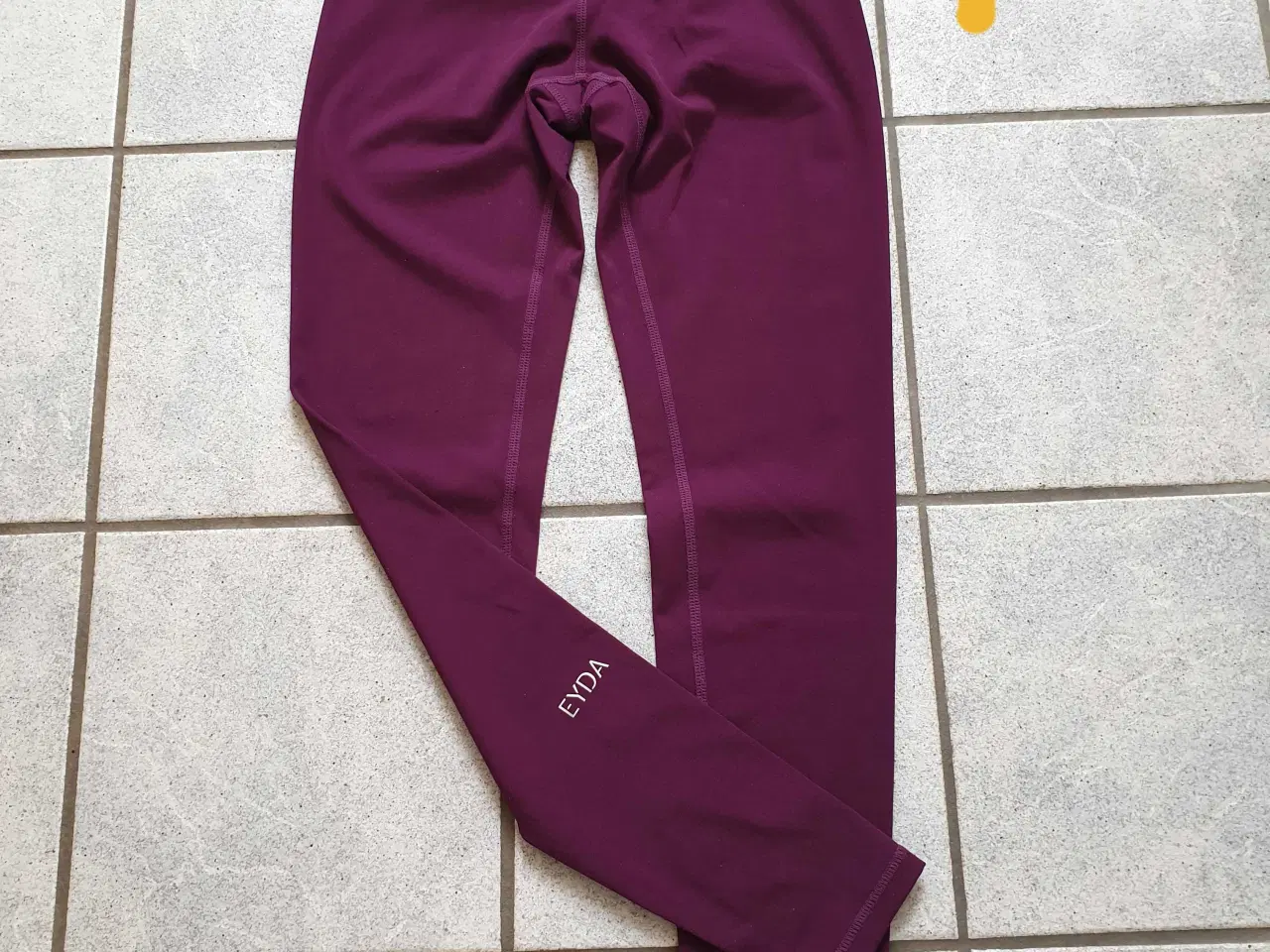 Billede 2 - Træningstøj str XS 